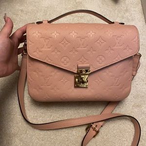 (SOLD) Louis Vuitton Pochette Métis Monogram Empreinte Leather Rose